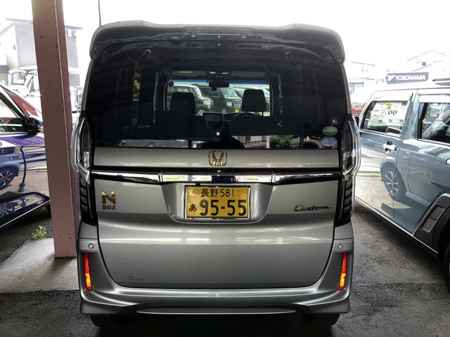 N BOX CUSTOM 4WD