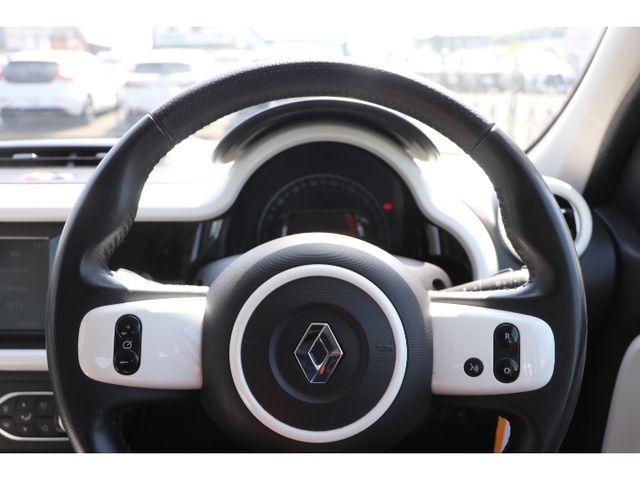 RENAULT TWINGO