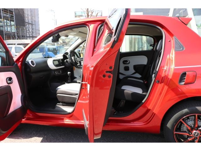 RENAULT TWINGO