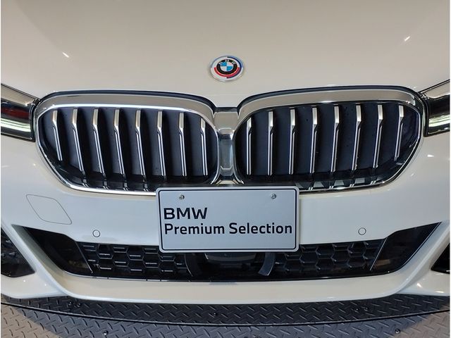BMW 5 Series sedan