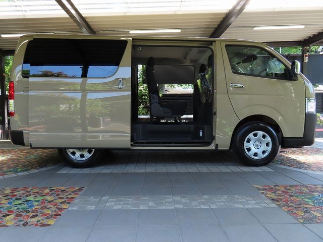 HIACE van 2WD