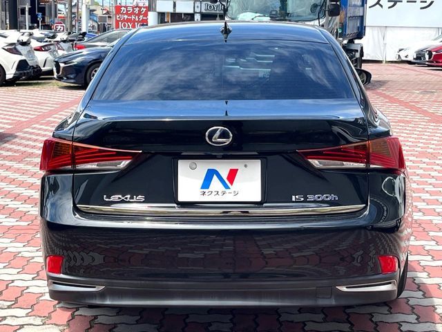 LEXUS IS300h