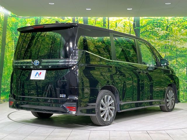 VOXY HYBRID