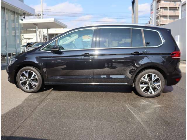 VOLKSWAGEN GOLF TOURAN