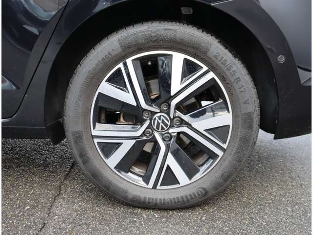 VOLKSWAGEN GOLF TOURAN