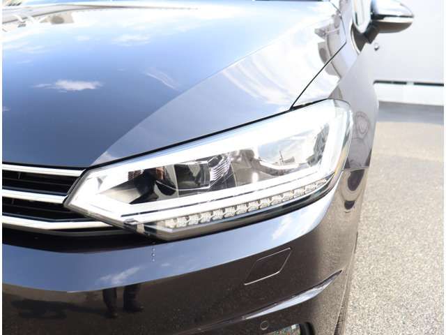 VOLKSWAGEN GOLF TOURAN