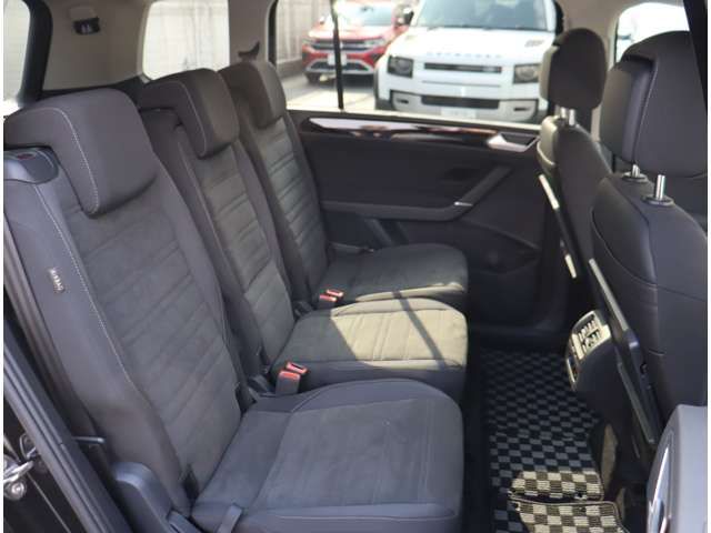 VOLKSWAGEN GOLF TOURAN