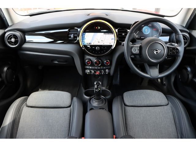 MINI COOPER D 5DOOR