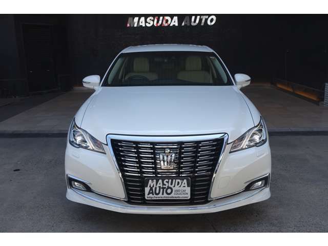 CROWN sedan