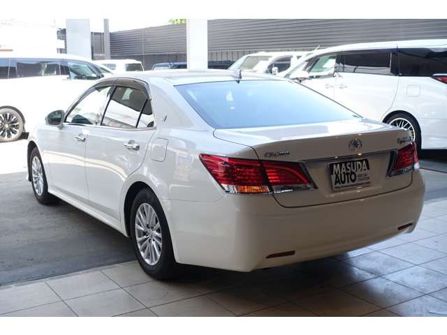 CROWN sedan