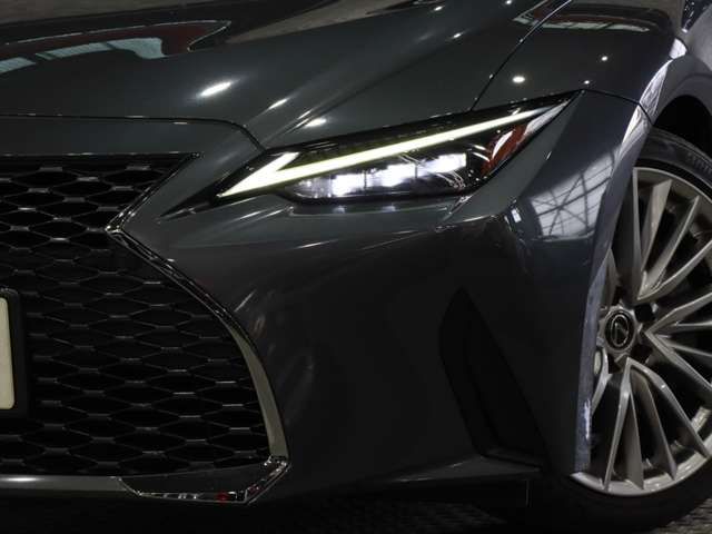 LEXUS IS300