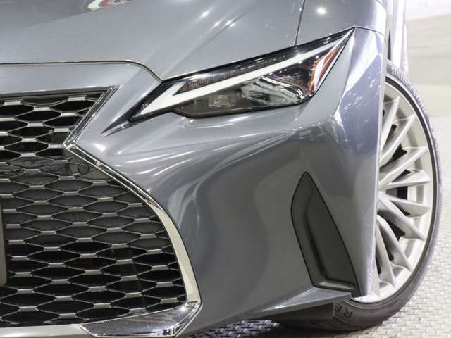 LEXUS IS300