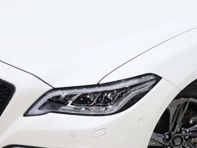 CROWN sedan