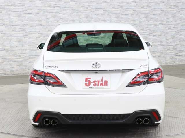 CROWN sedan