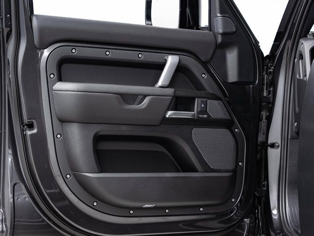 ROVER DEFENDER