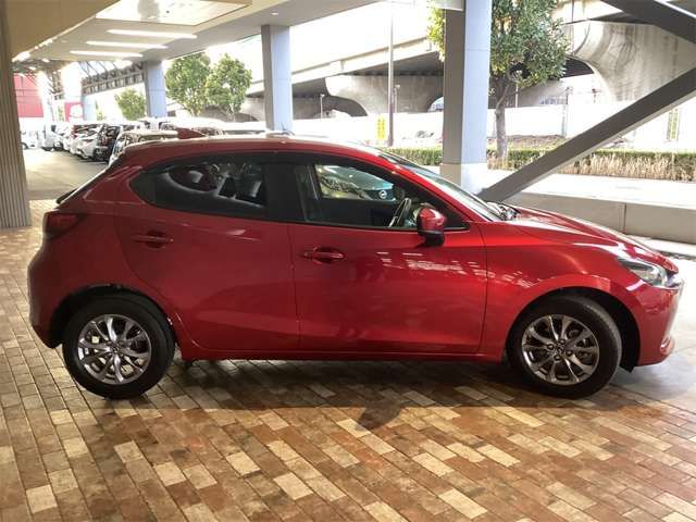 MAZDA2