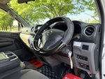 NV350 CARAVAN 4WD