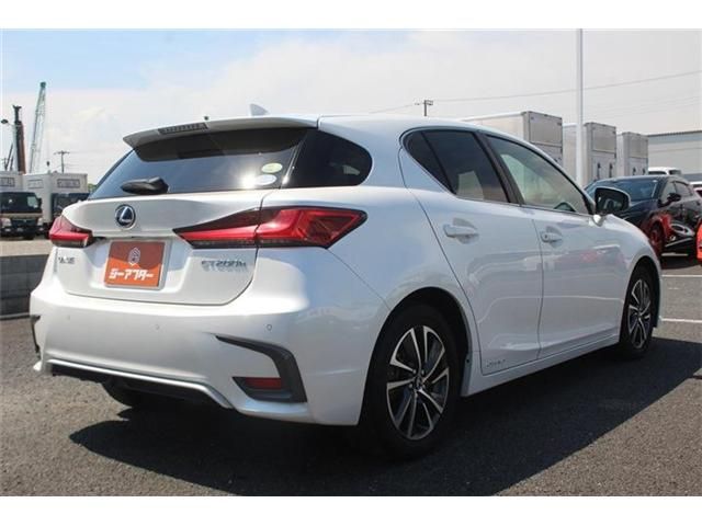LEXUS CT200h
