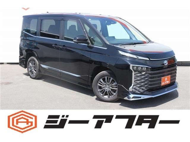 VOXY HYBRID 4WD