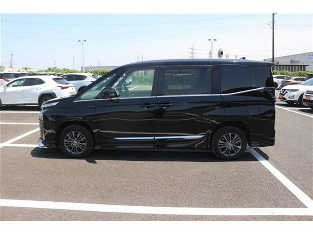 VOXY HYBRID 4WD