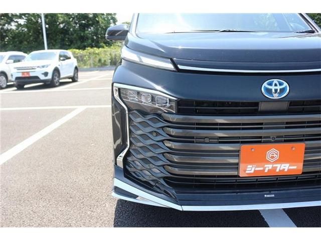 VOXY HYBRID 4WD