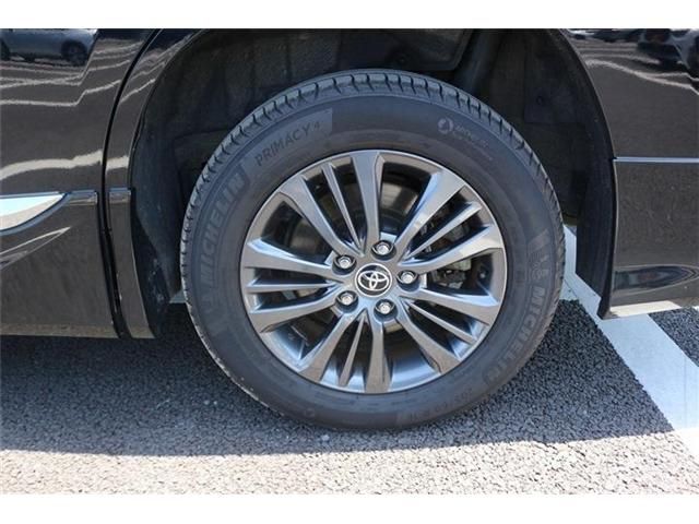 VOXY HYBRID 4WD