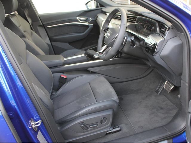 AUDI Q8 e-tron SPORTBACK