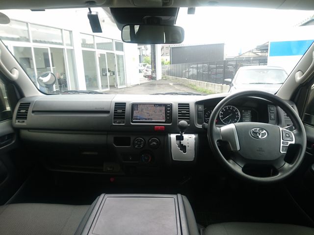 HIACE van 2t 2WD