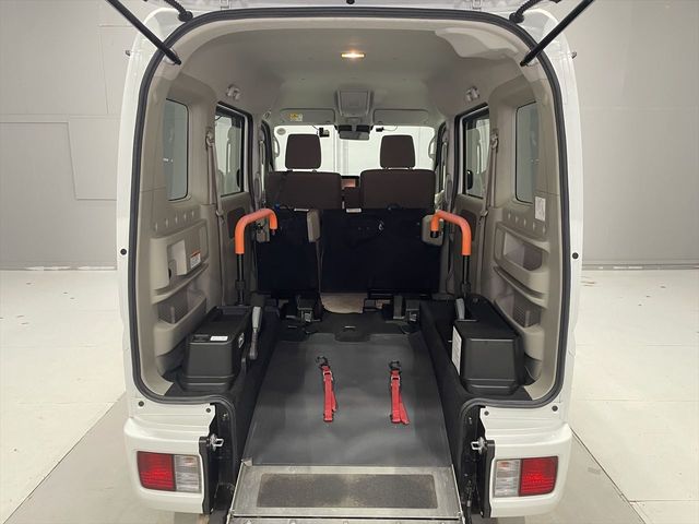 NV100 CLIPPER RIO
