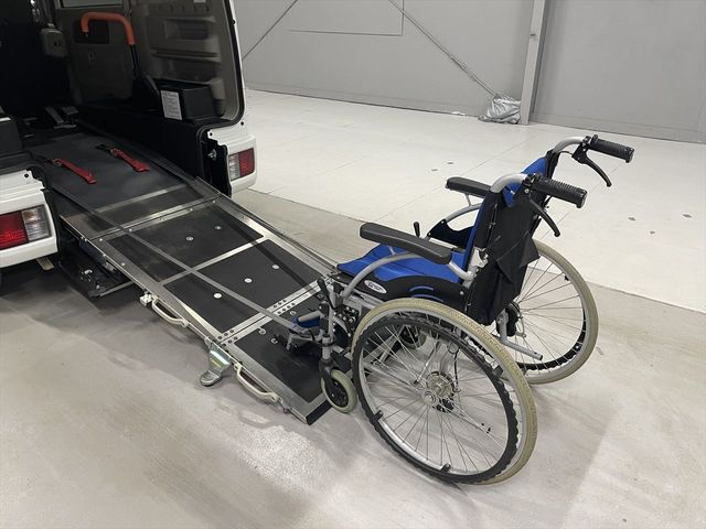 NV100 CLIPPER RIO
