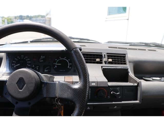 RENAULT CINQ(5)