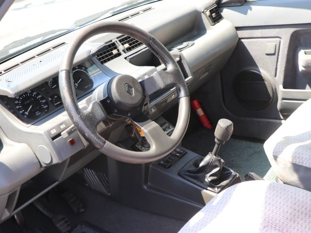 RENAULT CINQ(5)