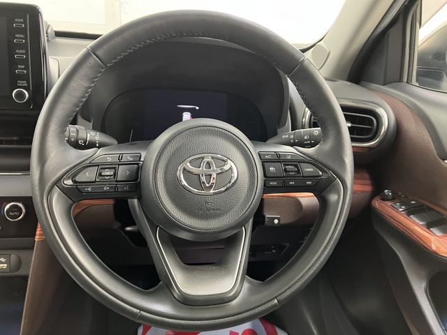 YARIS CROSS HYBRID