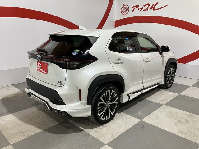 YARIS CROSS HYBRID