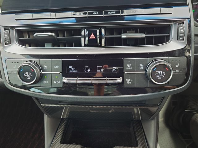 CROWN sedan hybrid