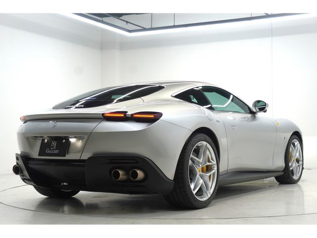 FERRARI Roma