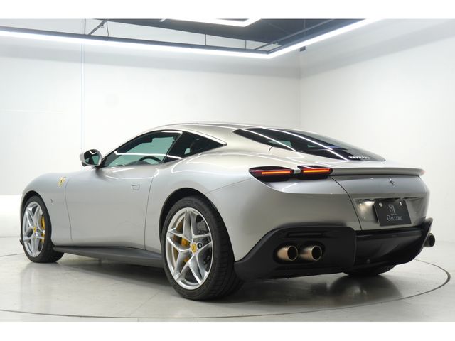 FERRARI Roma