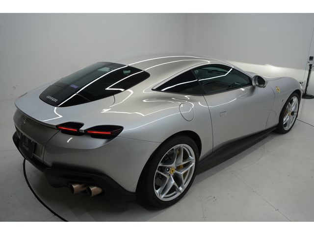 FERRARI Roma