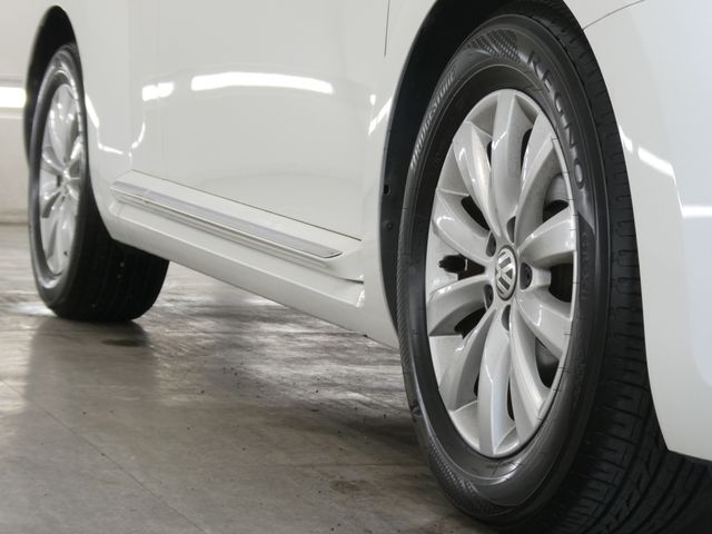 VOLKSWAGEN The BEETLE