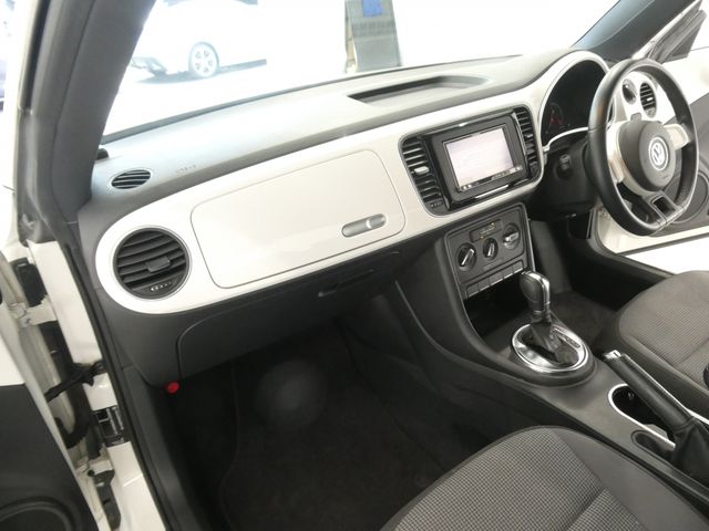 VOLKSWAGEN The BEETLE