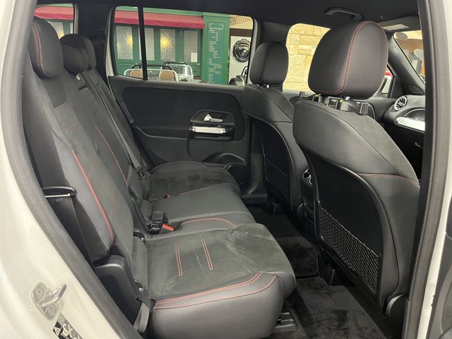 MERCEDES BENZ GLB