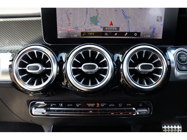 MERCEDES BENZ GLB