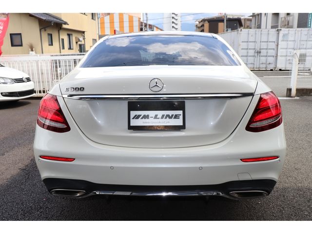MERCEDES BENZ E class sedan
