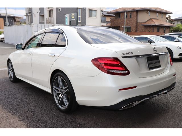 MERCEDES BENZ E class sedan