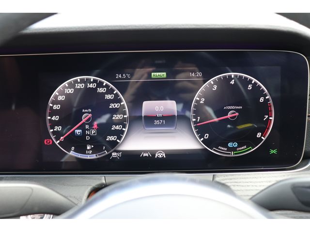 MERCEDES BENZ E class sedan