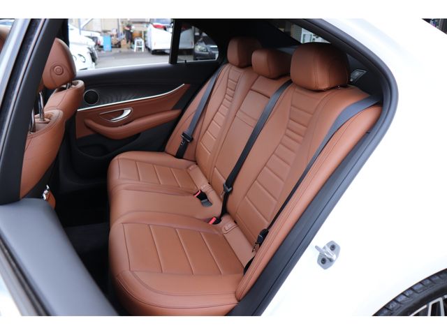 MERCEDES BENZ E class sedan