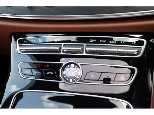 MERCEDES BENZ E class sedan
