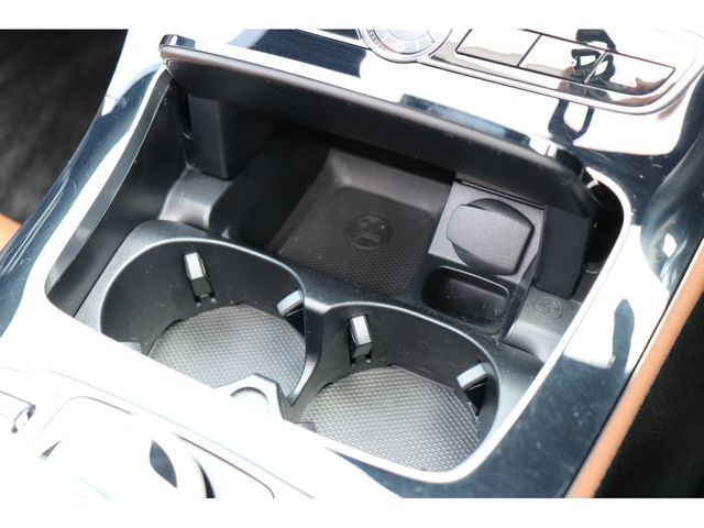 MERCEDES BENZ E class sedan