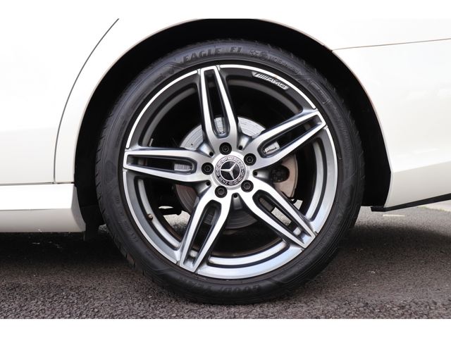 MERCEDES BENZ E class sedan