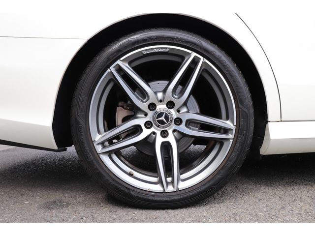 MERCEDES BENZ E class sedan